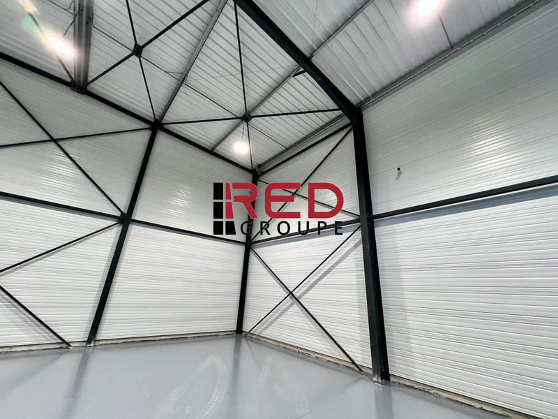 Entrepôt - 319 m²
