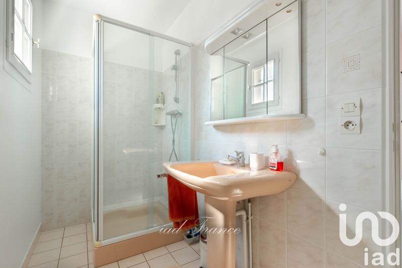 Maison - 246 m² - 9 pièces