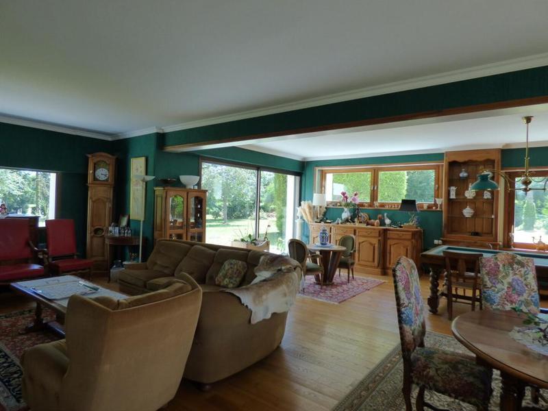 Maison - 330 m² - 8 pièces