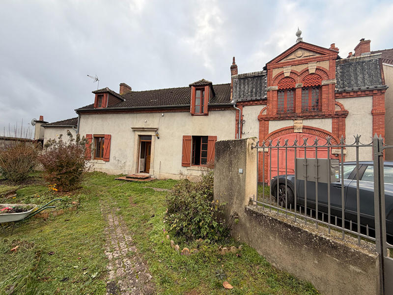 Maison - 104 m² - 10 pièces