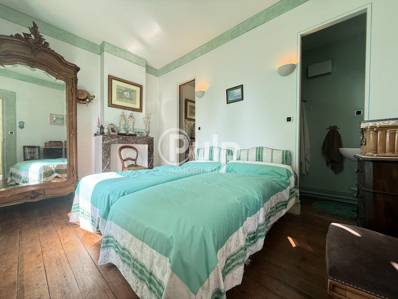 Maison bourgeoise - 232 m² - 11 pièces