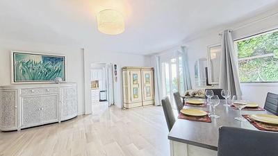 Appartement - 202 m² - 6 pièces