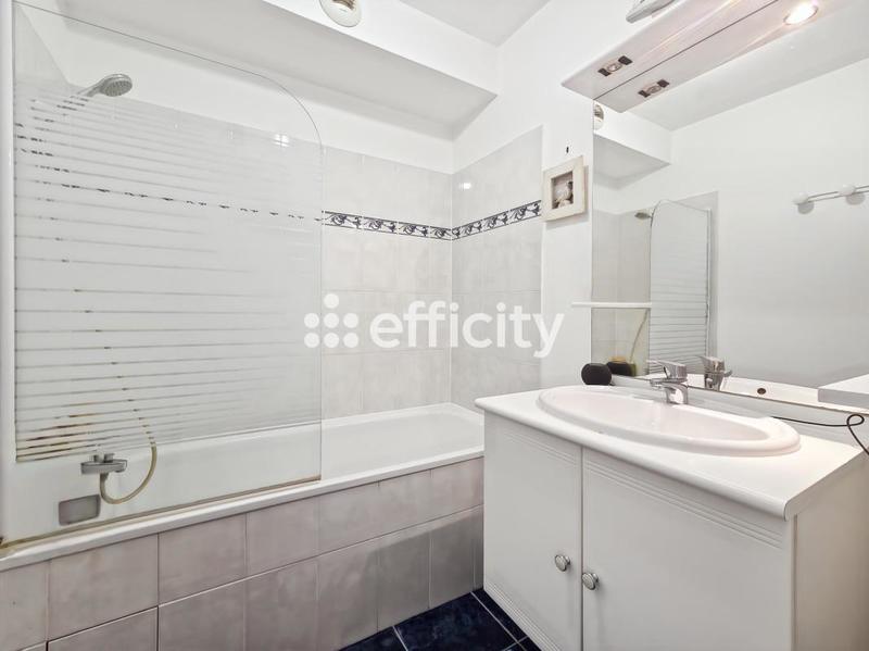 Appartement ancien - 85 m² - 4 pièces