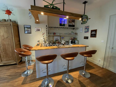 Maison - 320 m² - 7 pièces