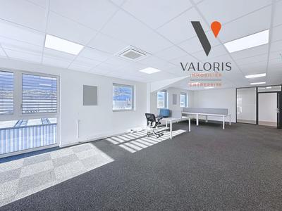 Bureau - 121 m² - 2 pièces