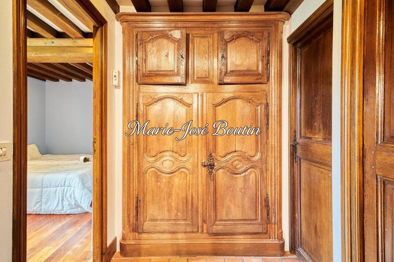 Maison - 250 m² - 9 pièces