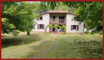 Maison traditionnelle - 189 m² - 6 pièces