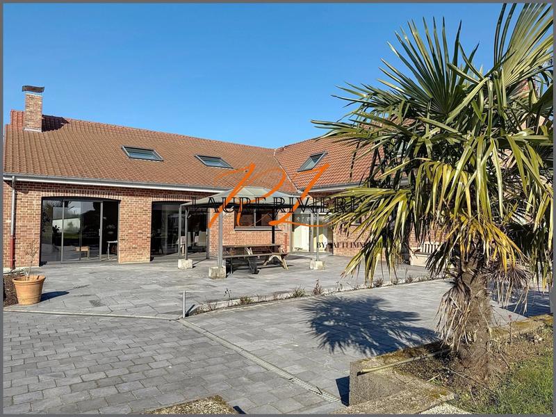 Maison - 315 m² - 8 pièces