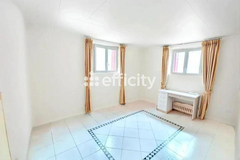 Maison - 135 m² - 6 pièces