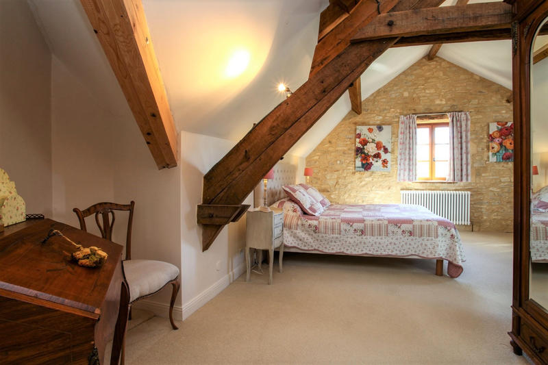 Maison - 357 m² - 16 pièces