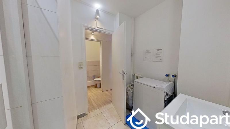 Chambre - 77 m² - 1 pièce