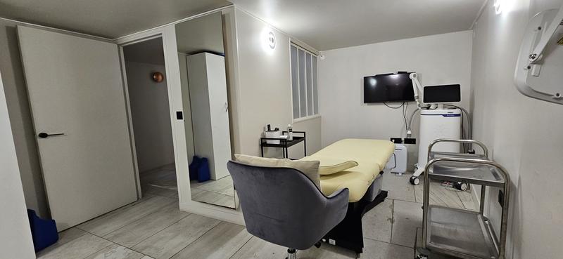 Fonds de commerce - Magasins - 120 m²