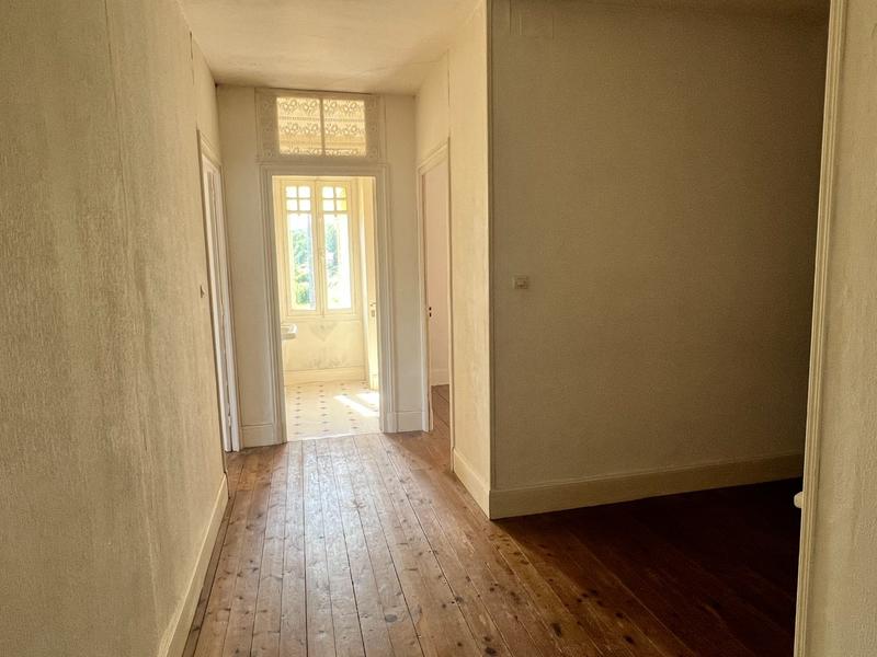 Maison - 200 m² - 10 pièces