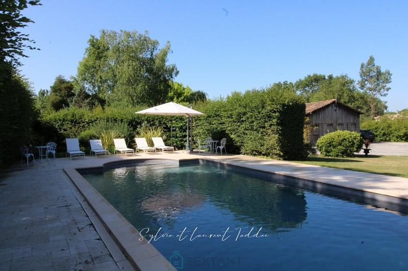 Maison de maîtres - 487 m² - 11 pièces