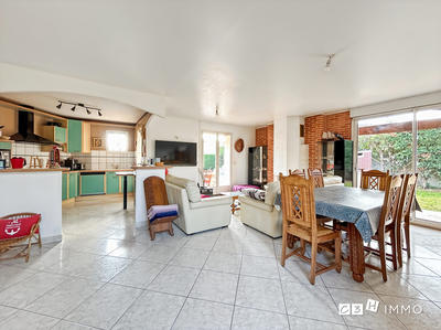 Maison traditionnelle - 92 m² - 4 pièces