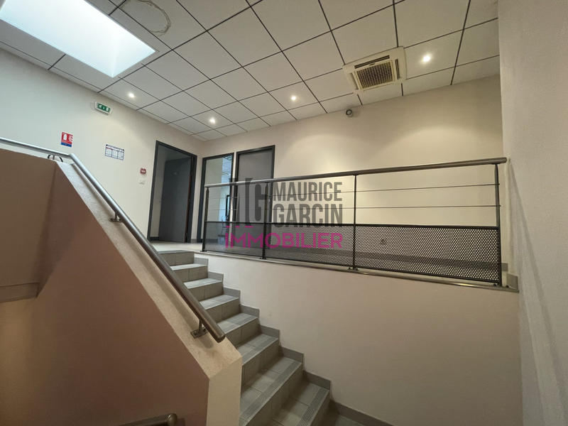 Local d'activités - 900 m²