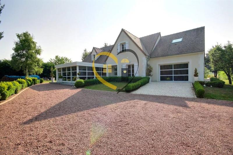 Propriété - 260 m² - 11 pièces