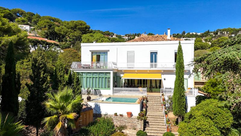 Maison - 254 m² - 4 pièces