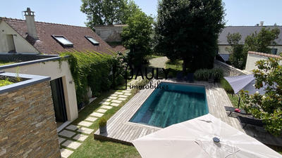 Maison - 300 m² - 9 pièces