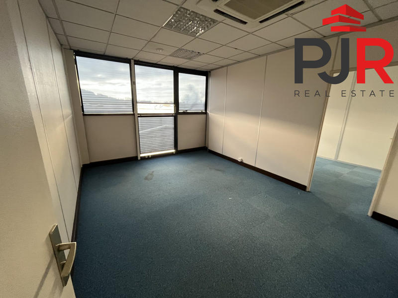 Local d'activités - 944 m²