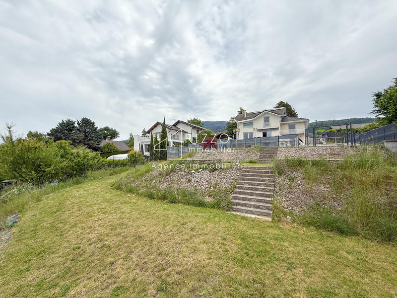 Maison - 242 m² - 8 pièces