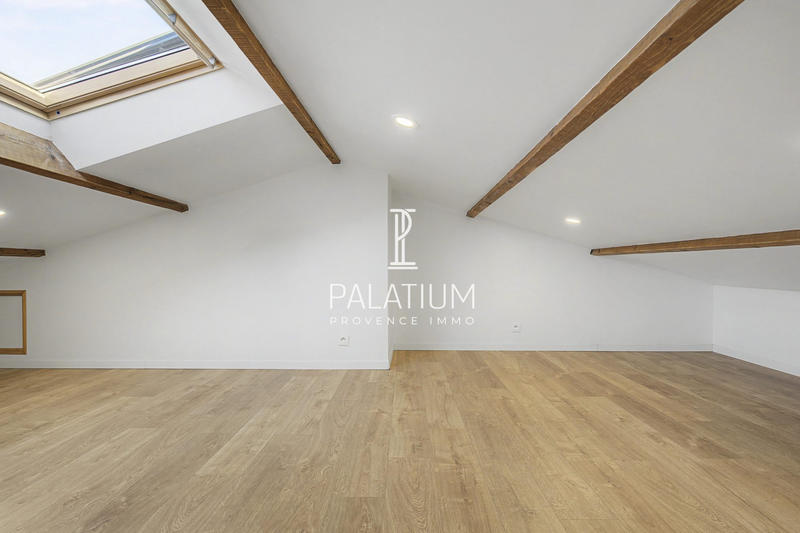 Maison - 96 m² - 5 pièces