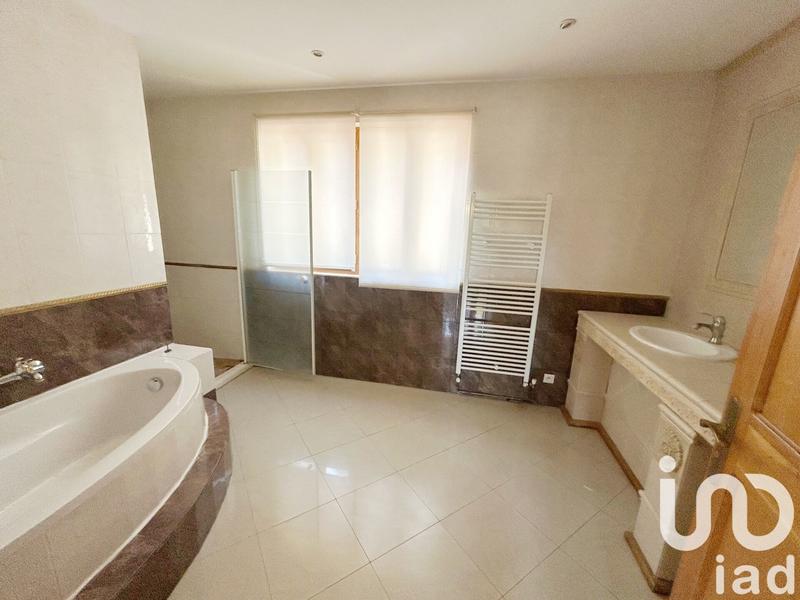 Maison - 224 m² - 10 pièces