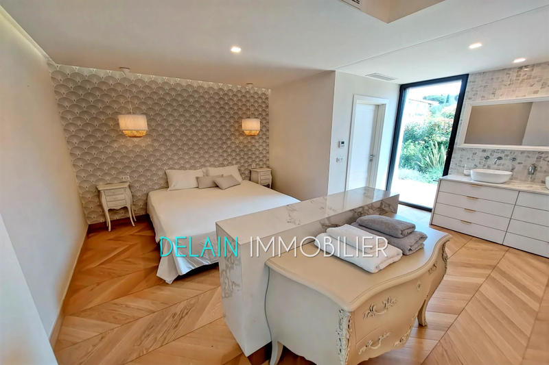 Maison - 257 m² - 5 pièces