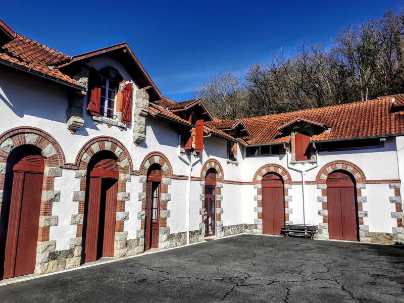 Maison - 200 m² - 9 pièces