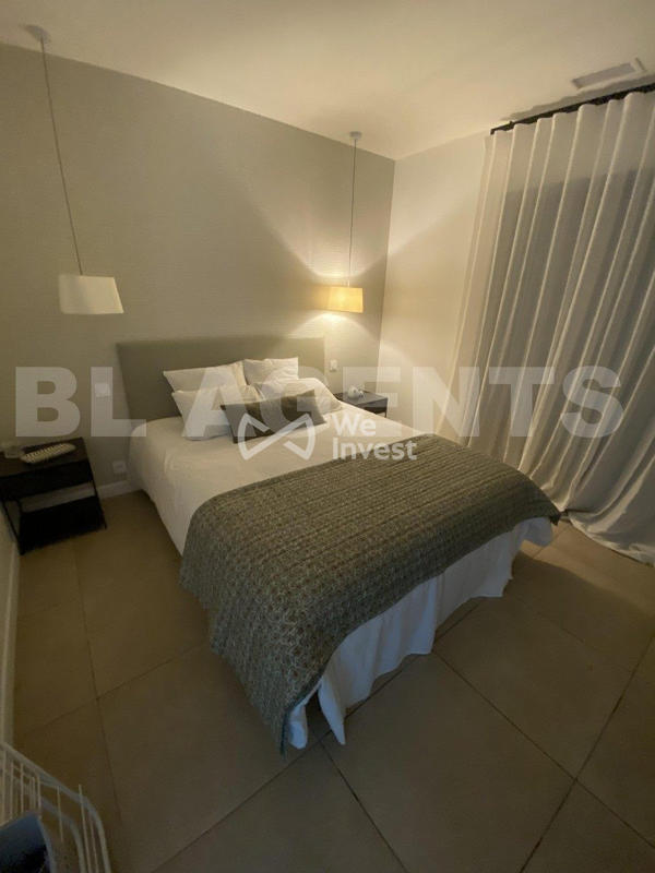 Maison - 1 000 m² - 4 pièces