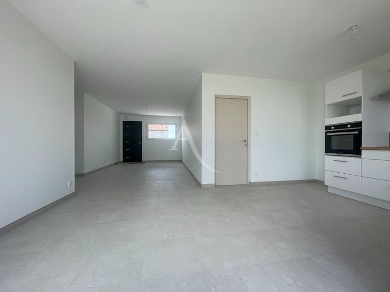 Maison - 80 m² - 5 pièces