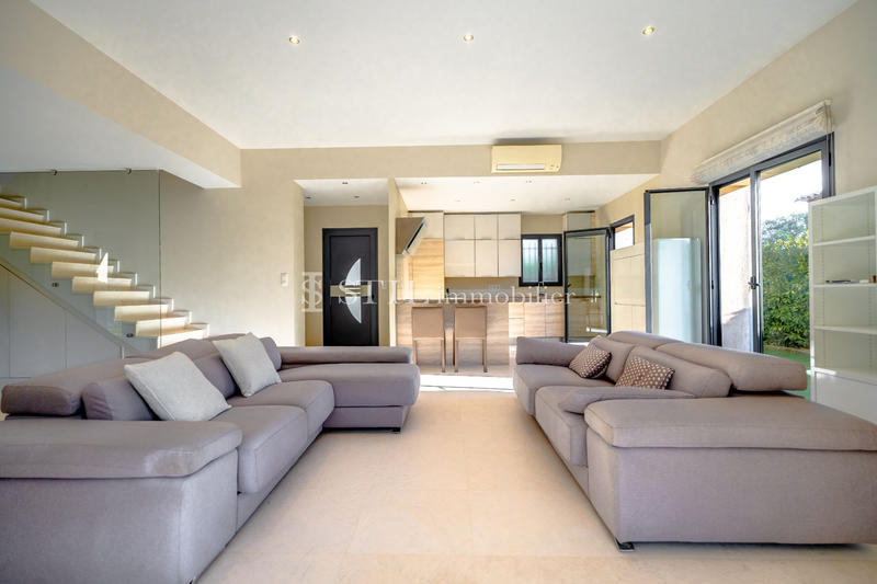 Maison - 102 m² - 4 pièces