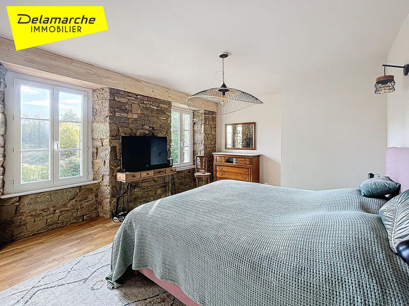 Maison - 224 m² - 7 pièces