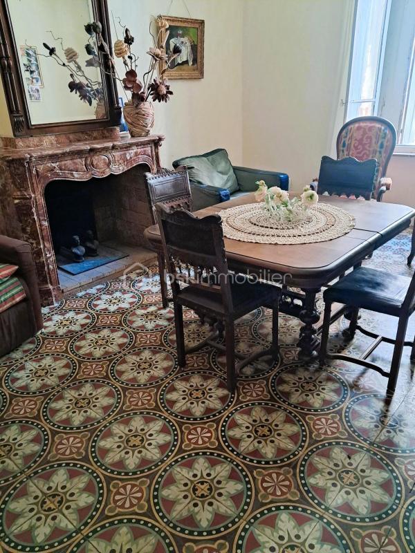 Demeure - 306 m² - 11 pièces