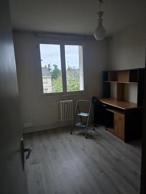 Appartement - 85 m² - 7 pièces