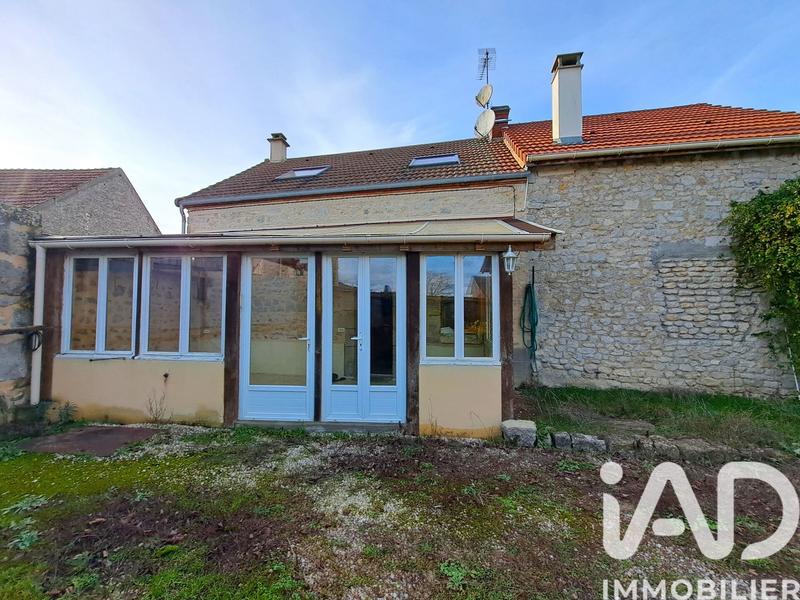 Maison - 90 m² - 5 pièces