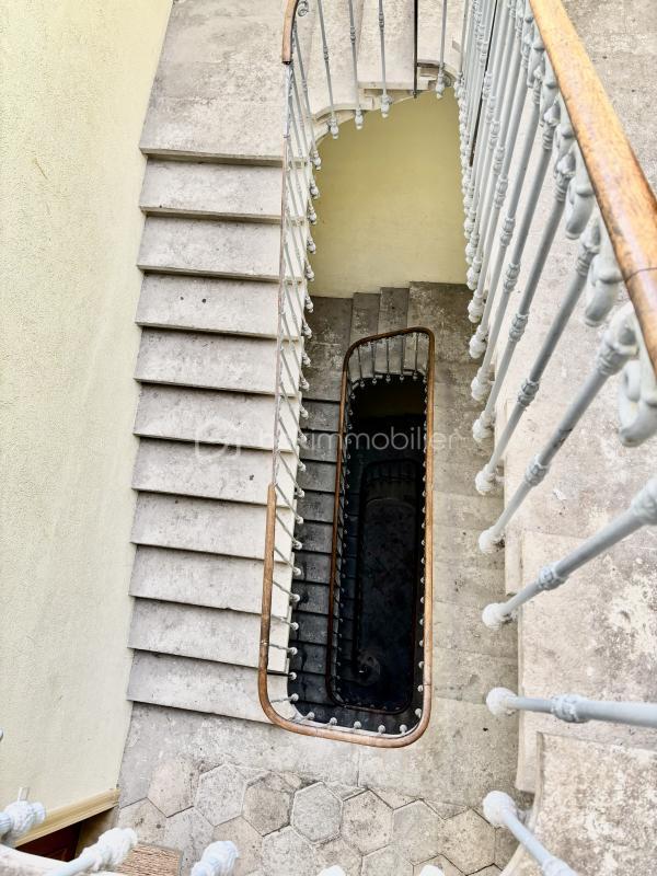 Immeuble - 400 m² - 15 pièces