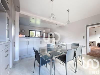 Maison - 243 m² - 8 pièces