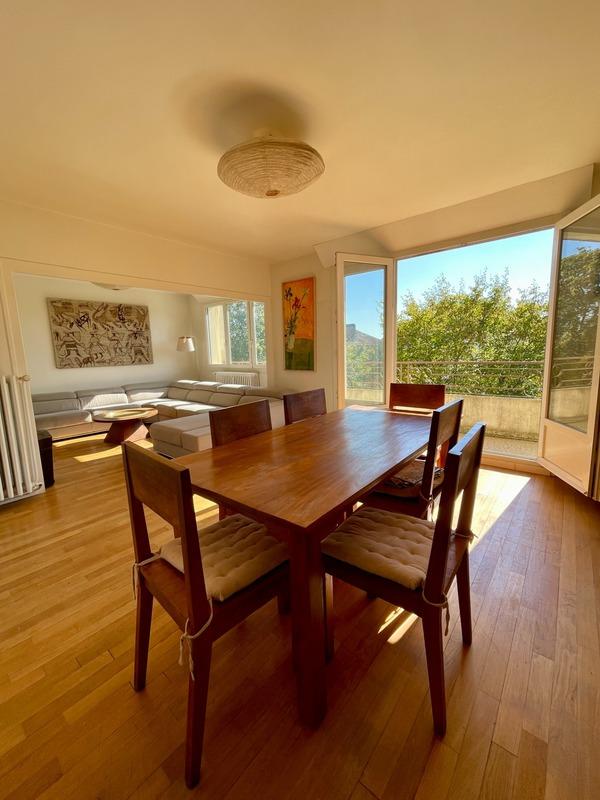 Appartement - 135 m² - 6 pièces