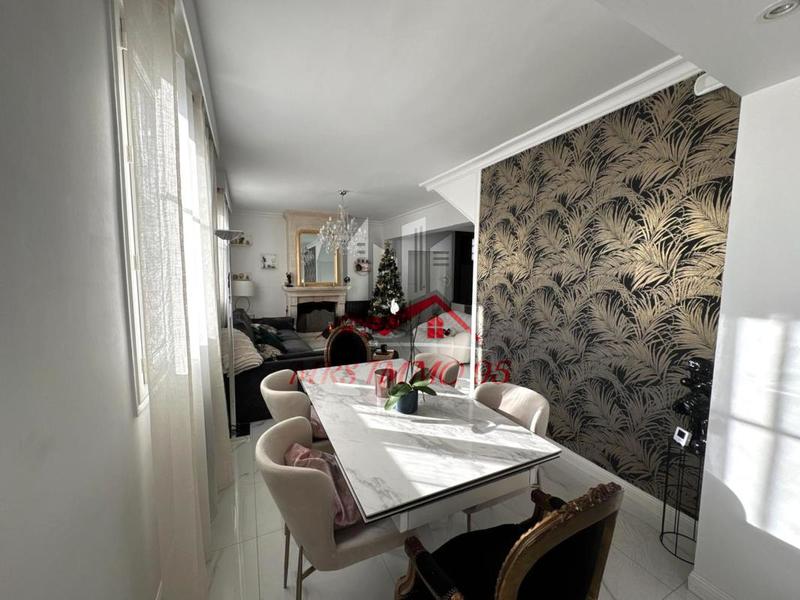 Propriété - 179 m² - 6 pièces