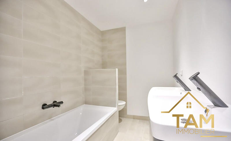 Maison - 180 m² - 5 pièces