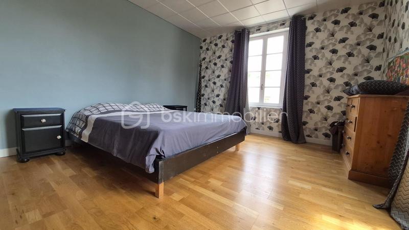 Maison - 210 m² - 7 pièces