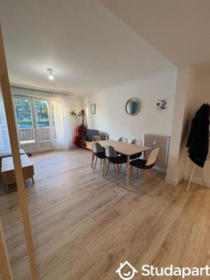 Chambre - 9 m² - 1 pièce