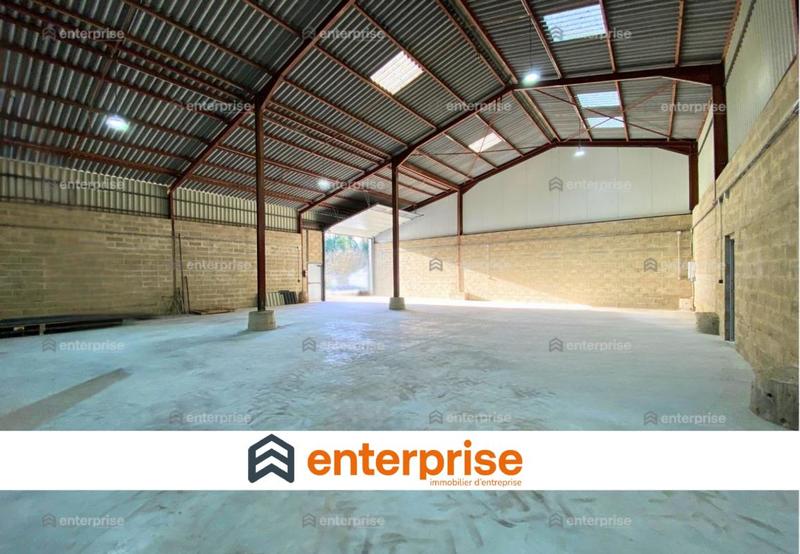 Local d'activité / Entrepôt - 280 m²