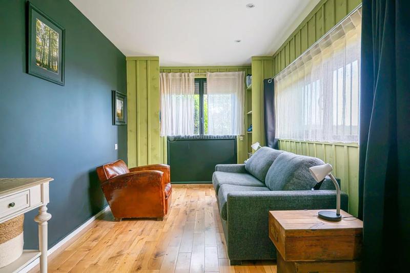 Maison - 214 m² - 10 pièces