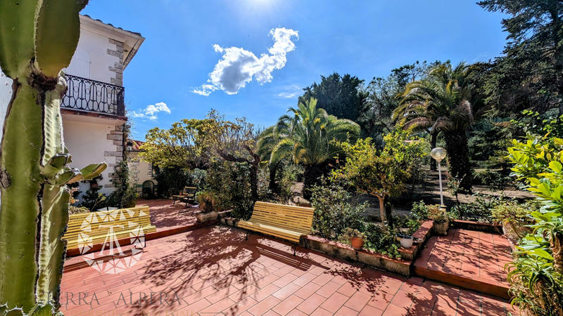 Viager - Maison - 205 m² - 7 pièces