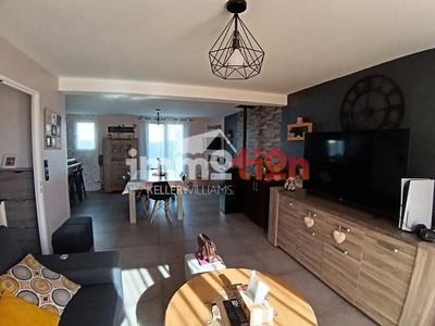 Maison - 96 m² - 4 pièces