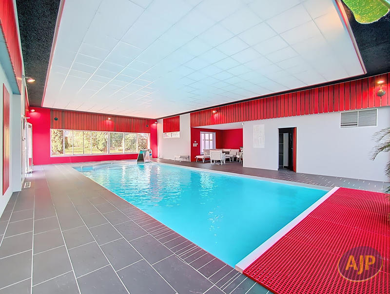 Maison - 394 m² - 15 pièces