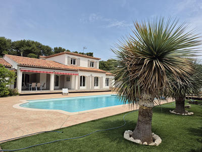 Maison - 170 m² - 5 pièces