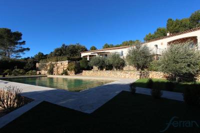 Villa - 330 m² - 11 pièces